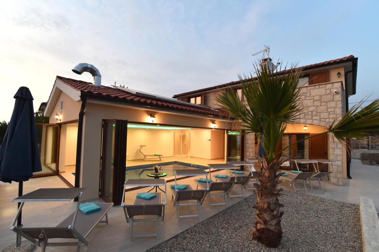 Villa Muskatel -With Heated Pool Brzac Экстерьер фото