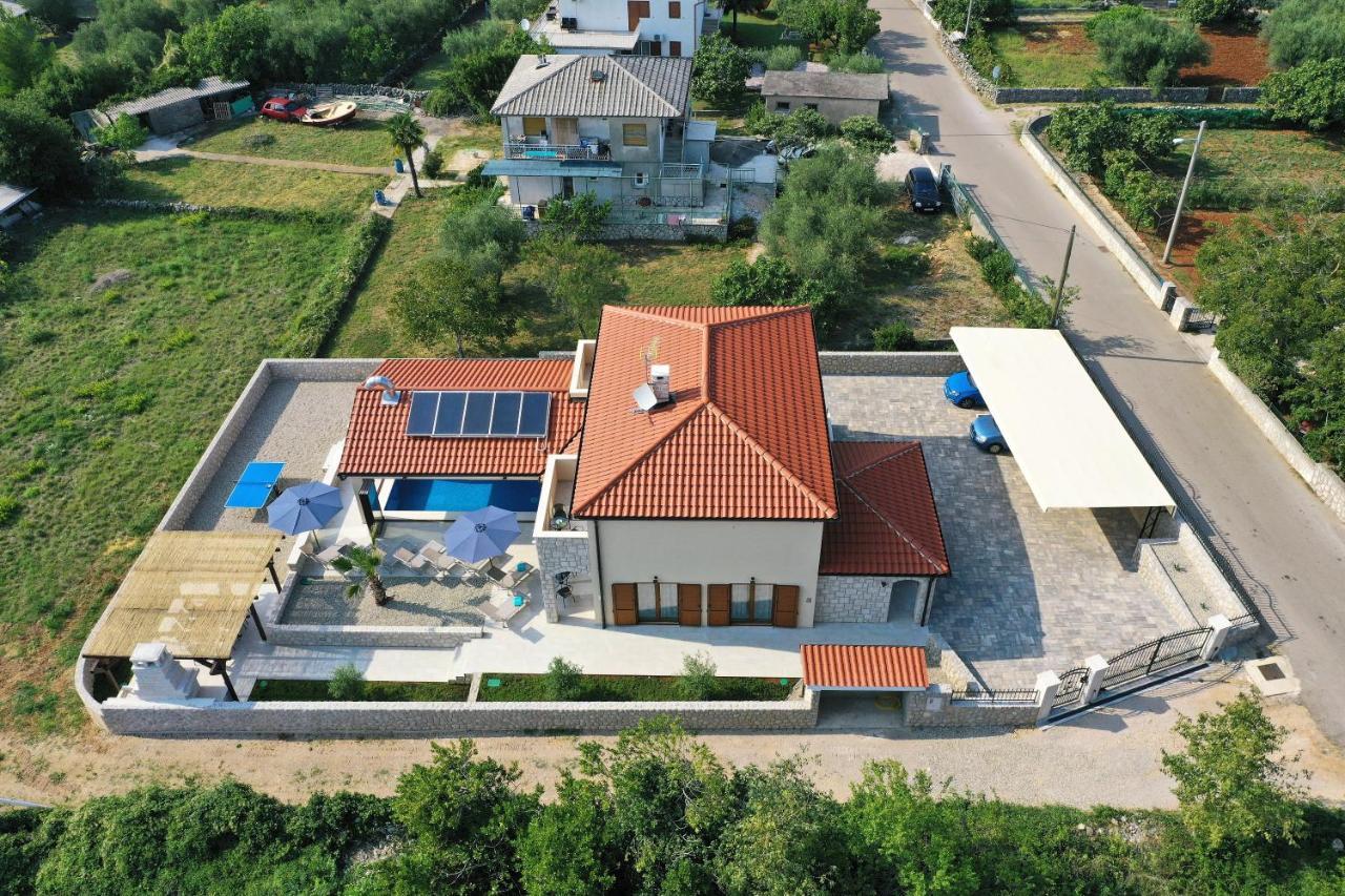 Villa Muskatel -With Heated Pool Brzac Экстерьер фото